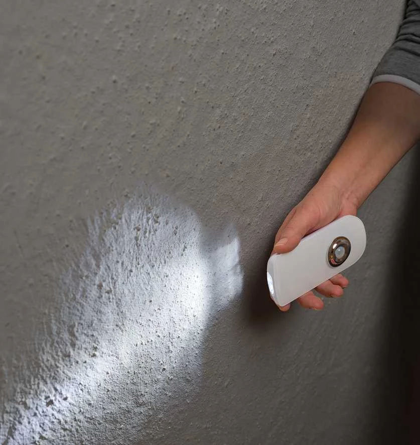 Brennenstuhl Accessoires éclairage 1173240 Lampe De Sécurité Avec Capteur LED SLA 16+2 B 18 SMD LED 60lm, Batterie, Veilleuse Avec Capteur IR 18 SMD LED 60lm, Batterie, Lampe De Poche 5 Brennenstuhl Accessoires éclairage 1173240 Lampe De Sécurité Avec Capteur LED SLA 16+2 B 18 SMD LED 60lm, Batterie, Veilleuse Avec Capteur IR 18 SMD LED 60lm, Batterie, Lampe De Poche – Image 3