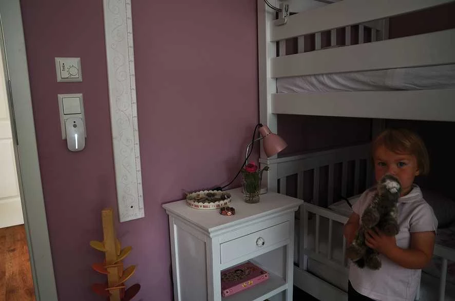 Brennenstuhl Accessoires éclairage 1173280 Veilleuse à LED NL 09 MB Avec Détecteur De Mouvement Et Capteur Crépusculaire 9 LED 25lm 6 Brennenstuhl Accessoires éclairage 1173280 Veilleuse à LED NL 09 MB Avec Détecteur De Mouvement Et Capteur Crépusculaire 9 LED 25lm – Image 4