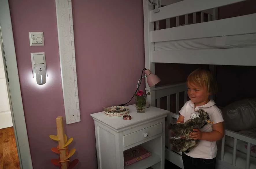 Brennenstuhl Accessoires éclairage 1173280 Veilleuse à LED NL 09 MB Avec Détecteur De Mouvement Et Capteur Crépusculaire 9 LED 25lm 3 Brennenstuhl Accessoires éclairage 1173280 Veilleuse à LED NL 09 MB Avec Détecteur De Mouvement Et Capteur Crépusculaire 9 LED 25lm